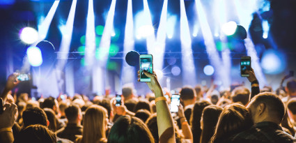 Festivals en AR et pass NFT : comment la technologie change les événements musicaux